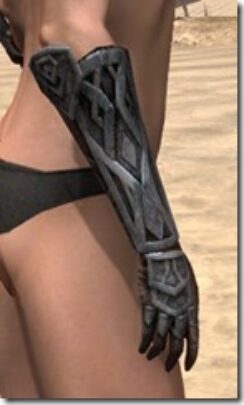 Ancient-Orc-Iron-Gauntlets-Female-Right_thumb.jpg