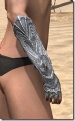 Fang-Lair-Iron-Gauntlets-Female-Right_thumb.jpg