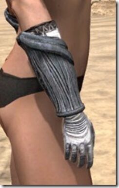 Hlaalu-Iron-Gauntlets-Female-Right_thumb.jpg