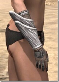 Hlaalu-Rawhide-Bracers-Female-Right_thumb.jpg
