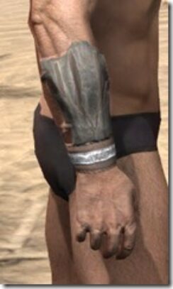 Mazzatun-Iron-Gauntlets-Male-Right_thumb.jpg