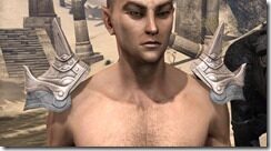 Fanged-Worm-Heavy-Pauldrons-Male-Front_thumb.jpg